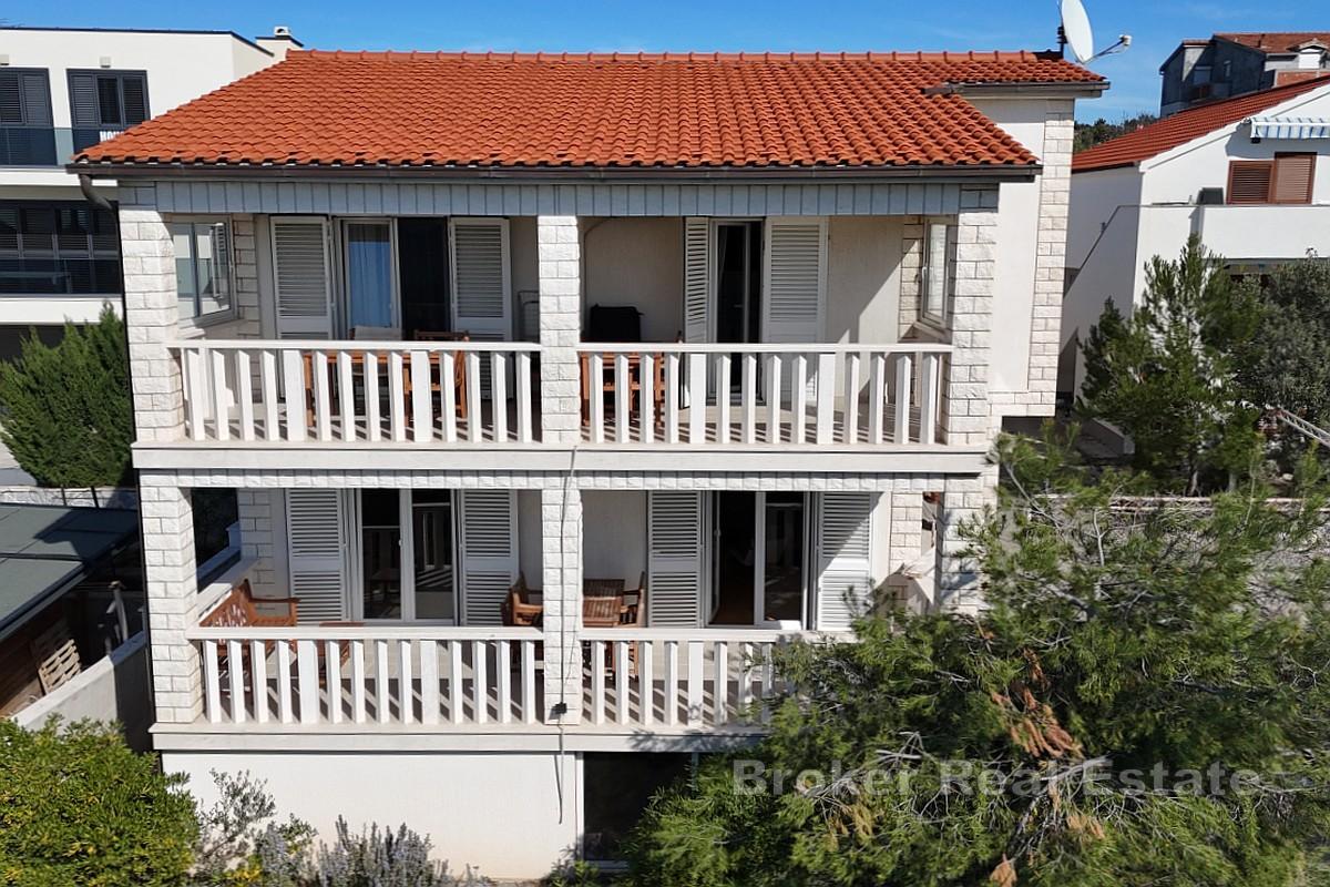 Fristående hus med öppen havsutsikt