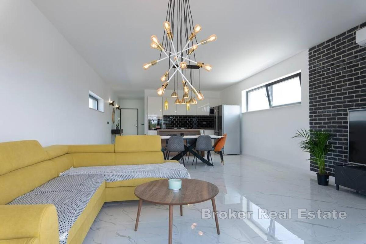 Вилла с подогреваемым бассейном и видом на море