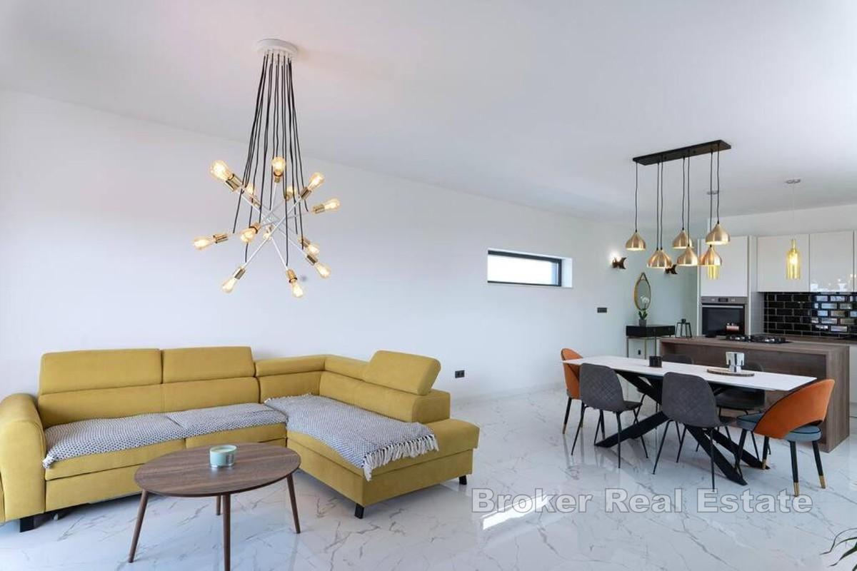 Вилла с подогреваемым бассейном и видом на море