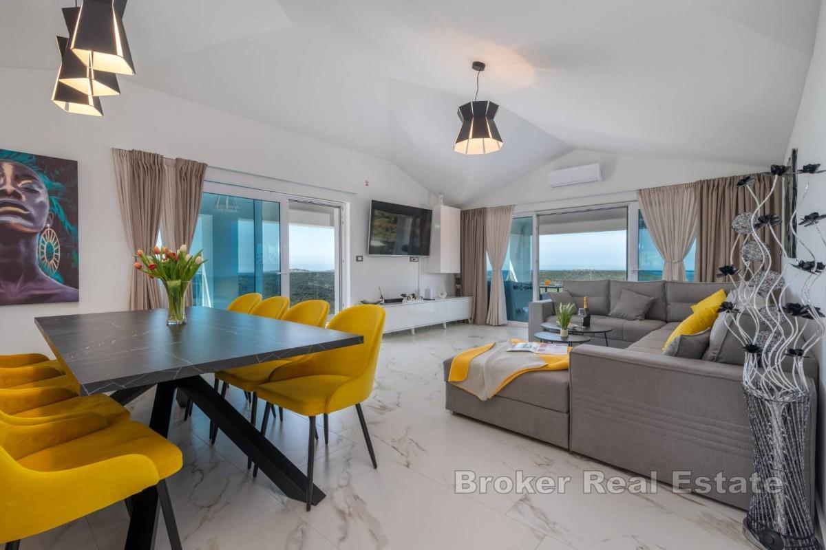 Villa de luxe avec piscine en position dominante