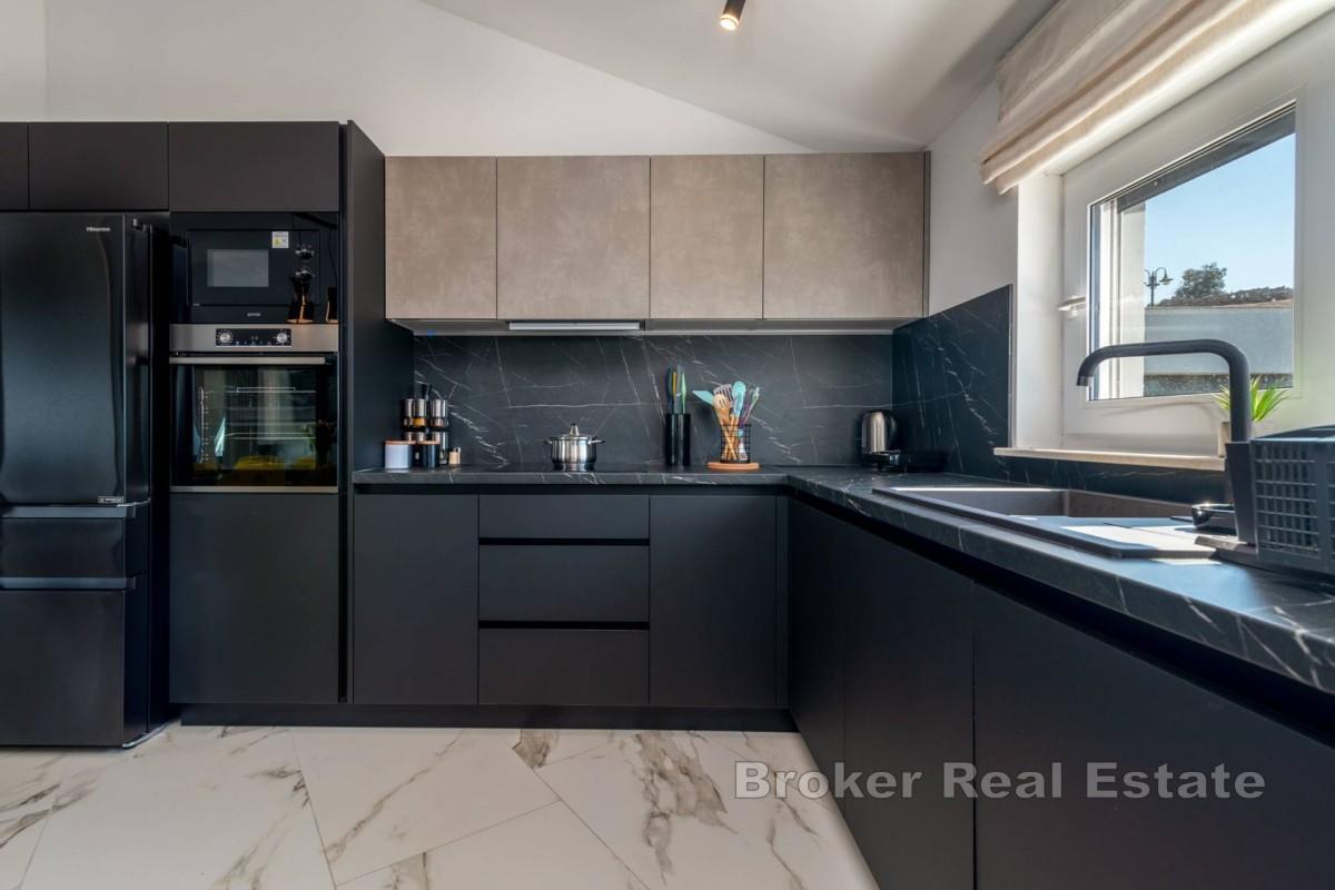 Villa de luxe avec piscine en position dominante