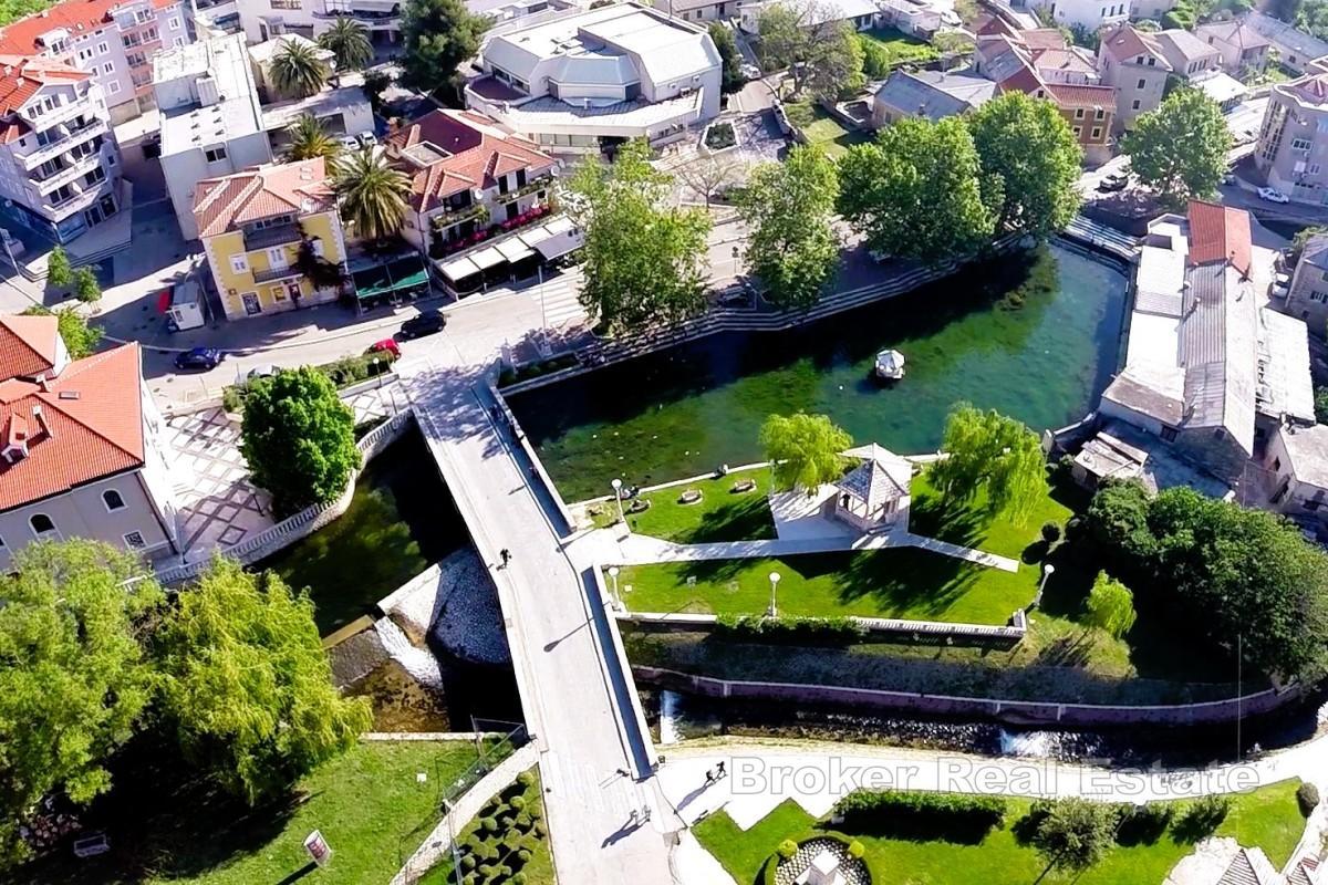 Trosobni stan na atraktivnoj lokaciji u Solinu