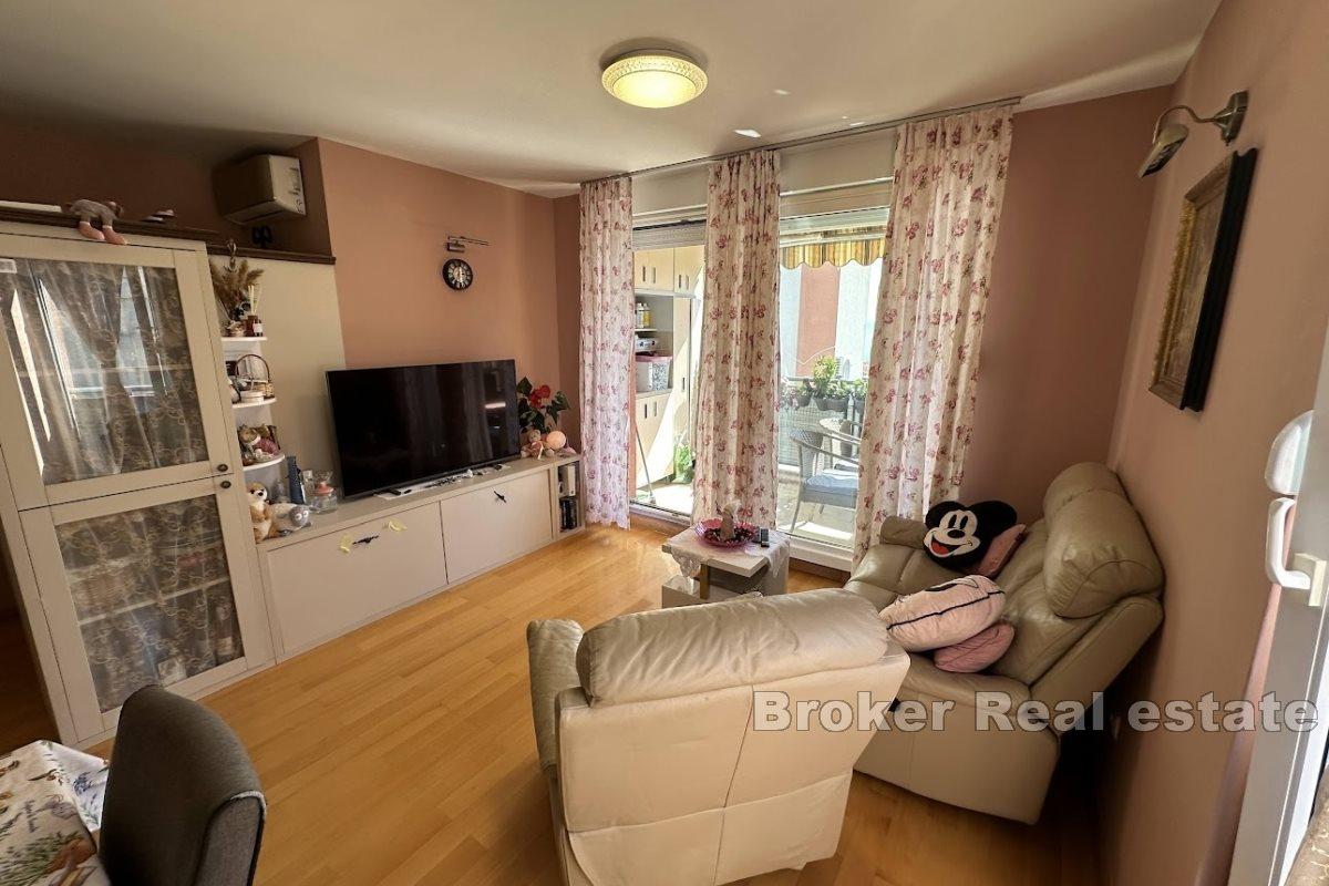 Трехкомнатная квартира в тихом месте