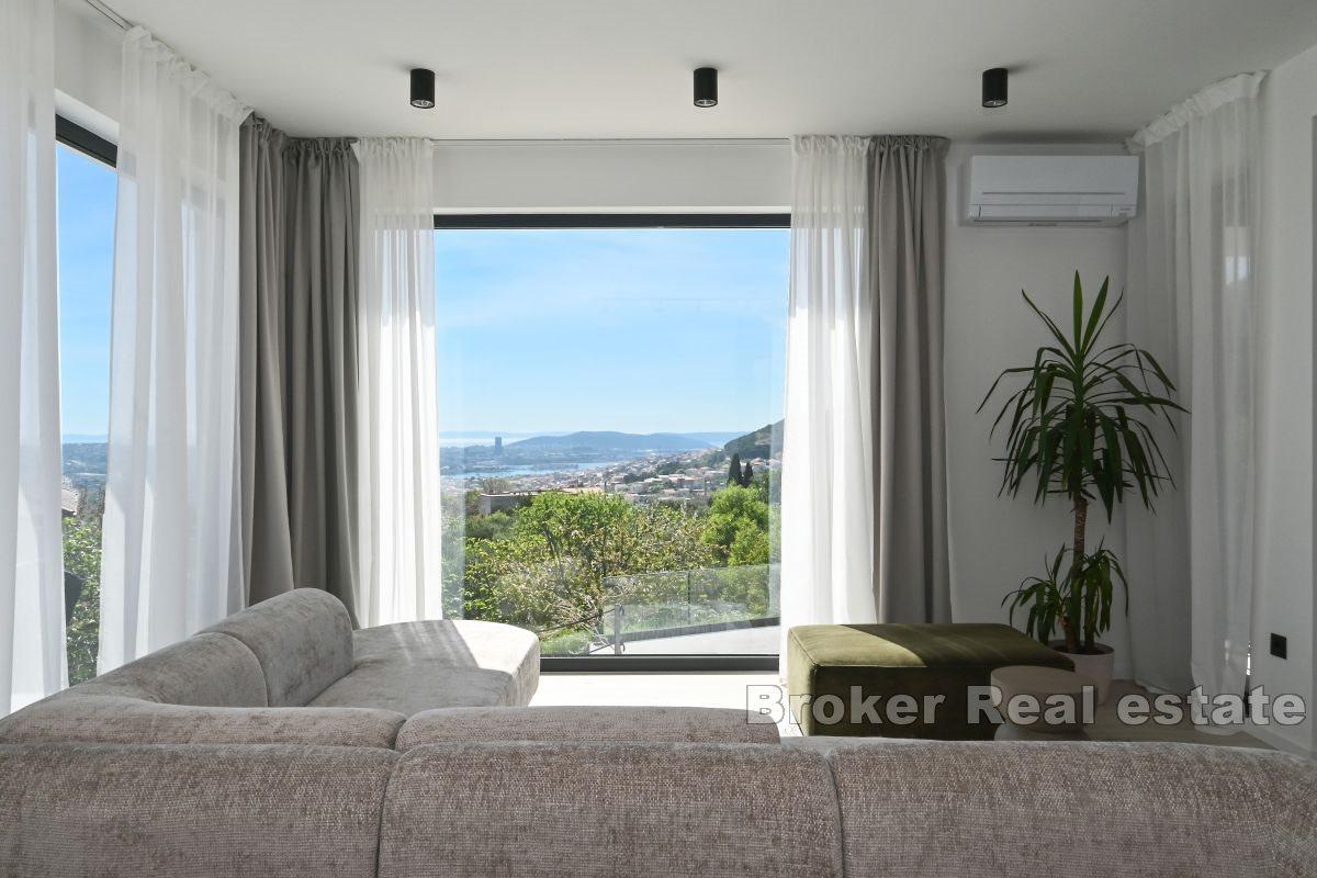 Ny lyxvilla med panoramautsikt över havet