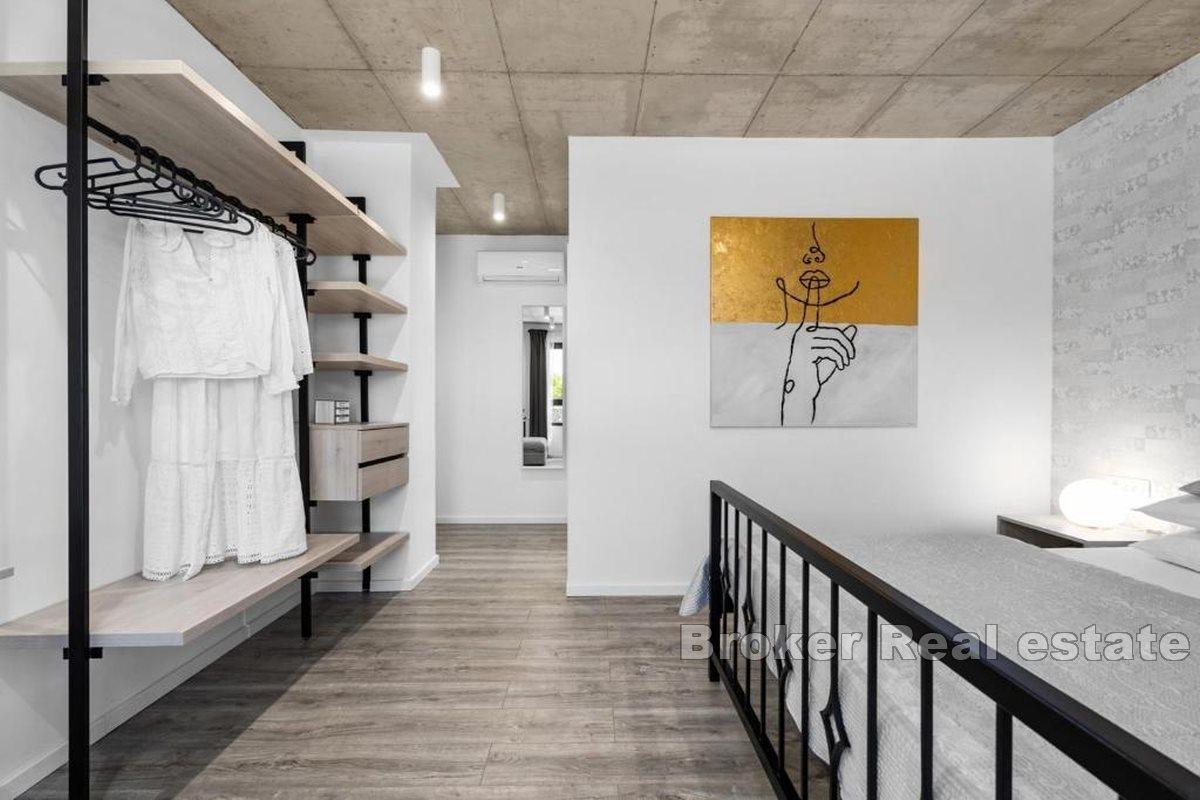 Ekskluzivna villa s bazenom i velikim vrtom