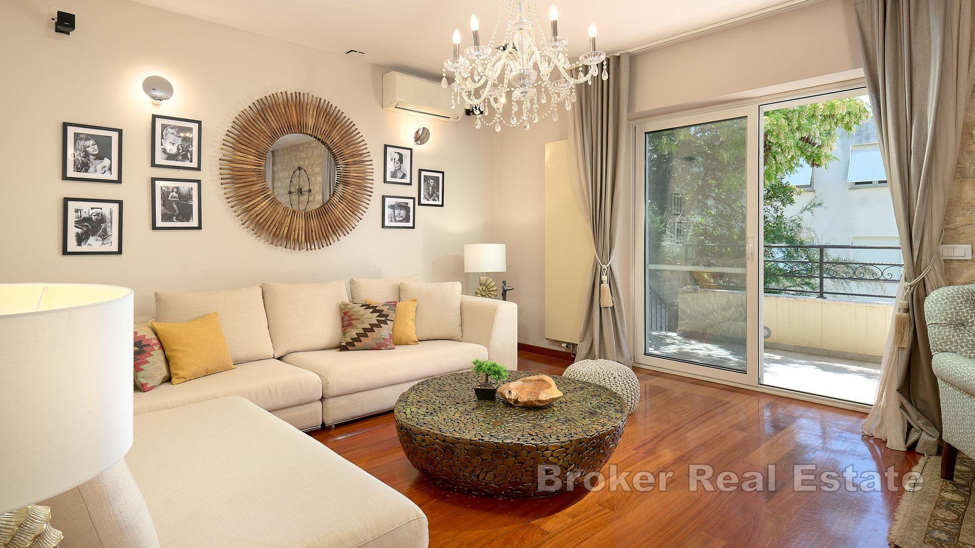 Eksklusiv villa med basseng i umiddelbar nærhet til sjøen