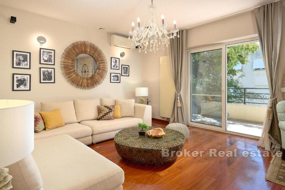 Exkluzivní vila s bazénem v blízkosti moře