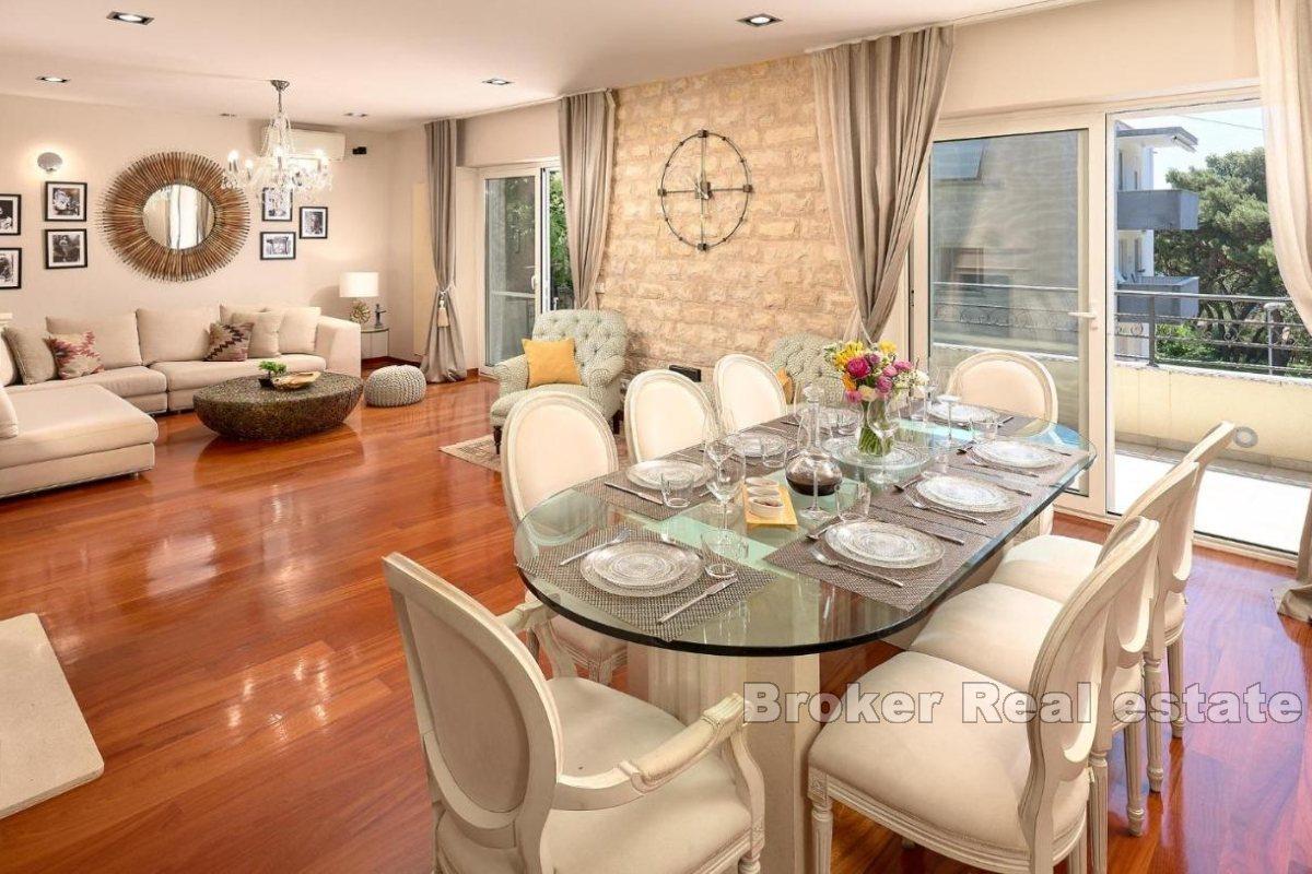 Exkluzivní vila s bazénem v blízkosti moře