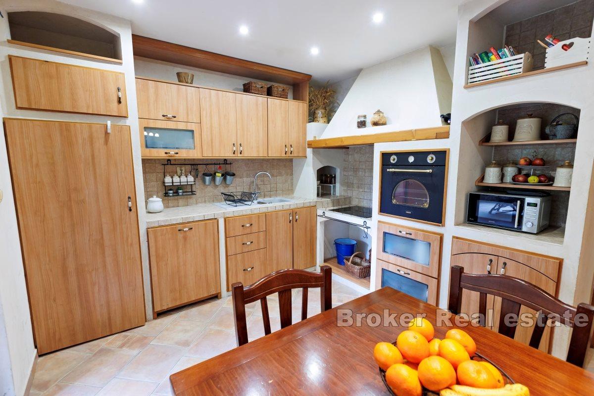 Wyjątkowy apartament z trzema sypialniami i przestronnym dziedzińcem