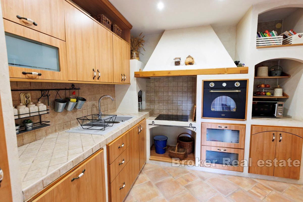 Wyjątkowy apartament z trzema sypialniami i przestronnym dziedzińcem