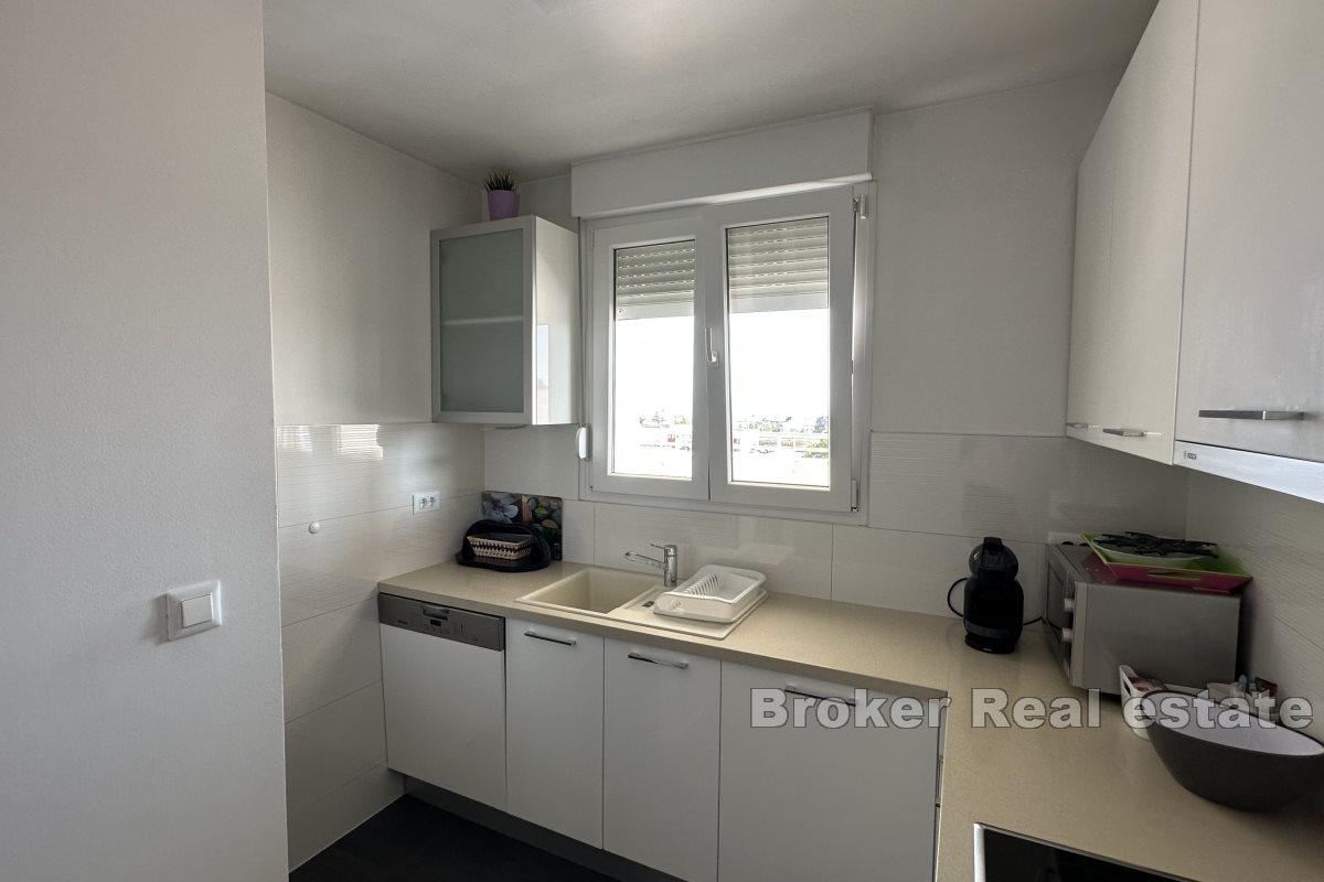 Attraktiv toppleilighet med stor terrasse og jacuzzi