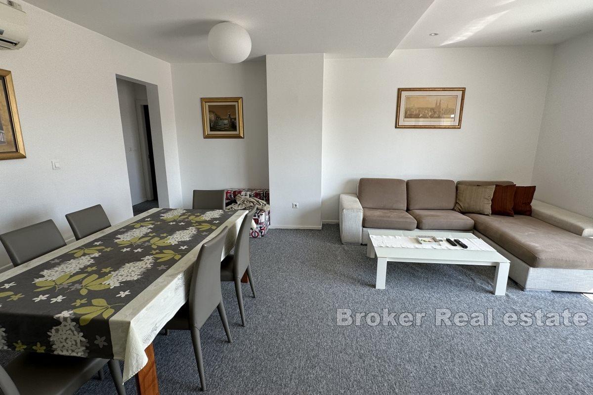 Attractive penthouse with large terrace and jacuzzi