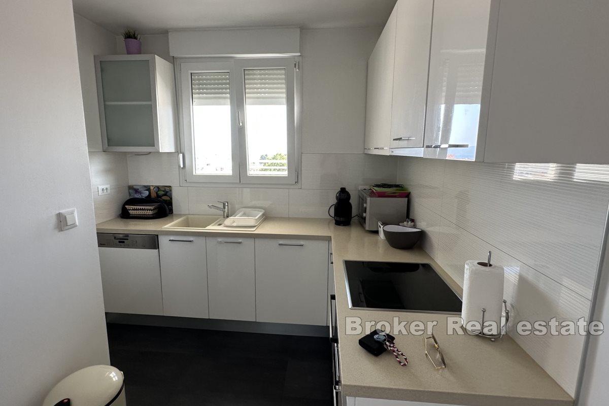 Attractive penthouse with large terrace and jacuzzi