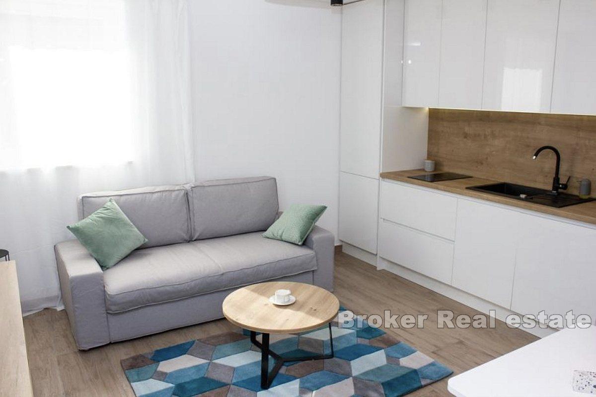 Novorenoviran jednosoban stan u centru grada