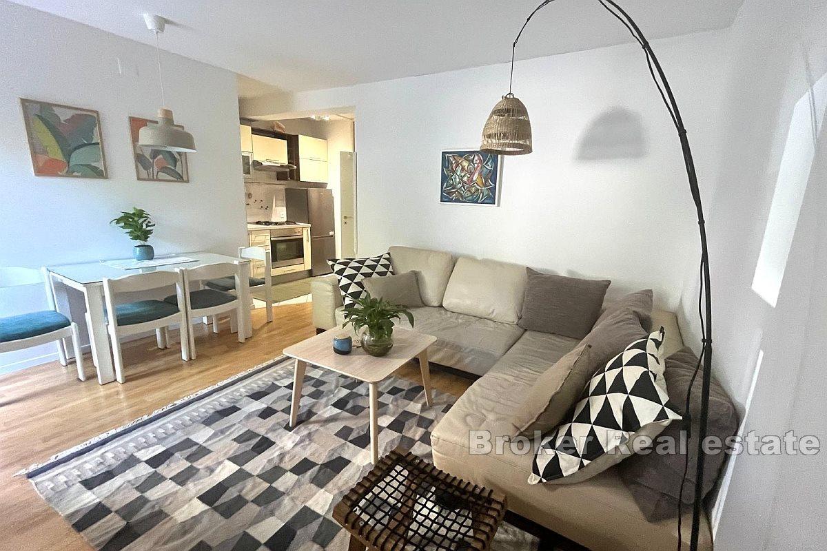 Comfortable one-bedroom apartment with a spacious terrace