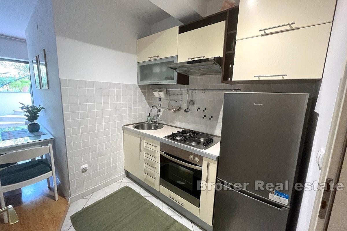 Comfortable one-bedroom apartment with a spacious terrace