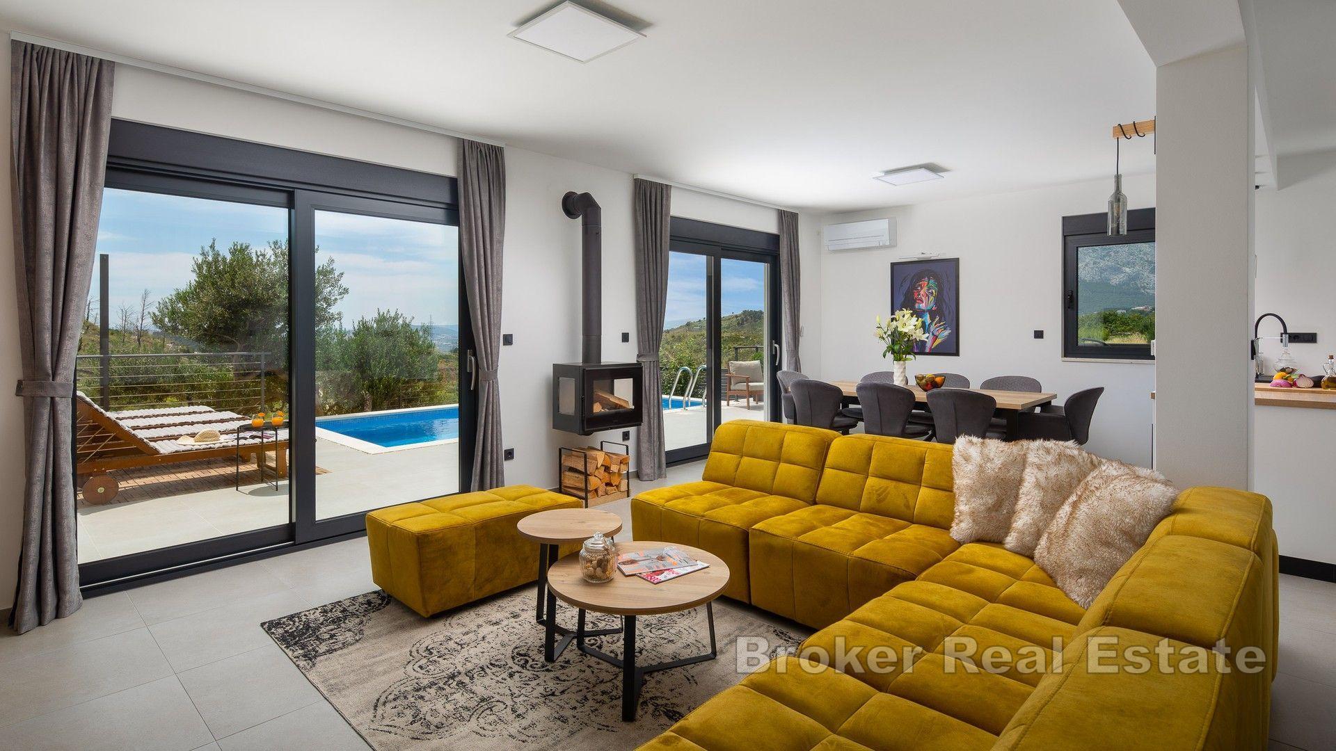 Familienvilla mit großem Garten und Meerblick