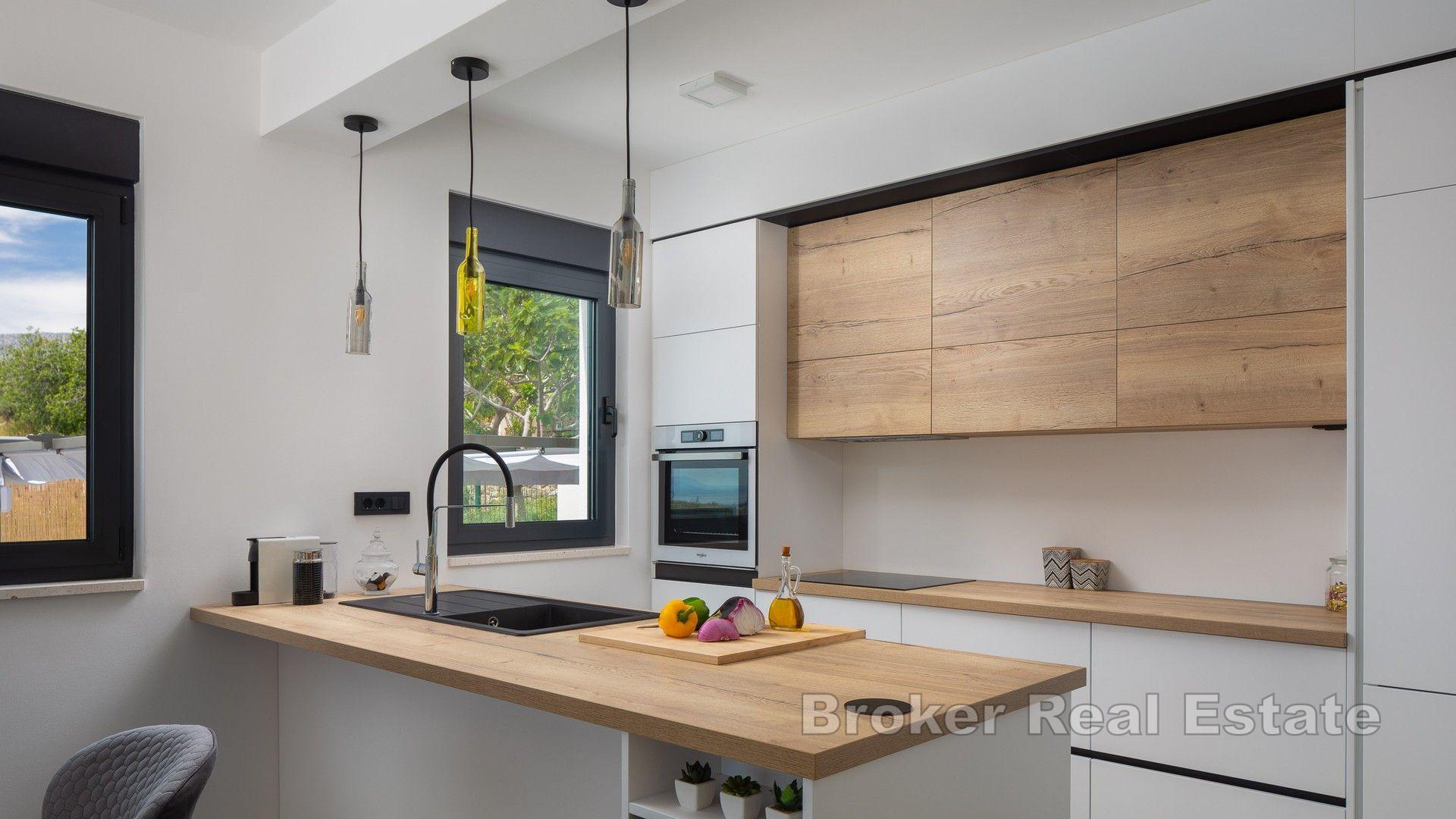 Familienvilla mit großem Garten und Meerblick