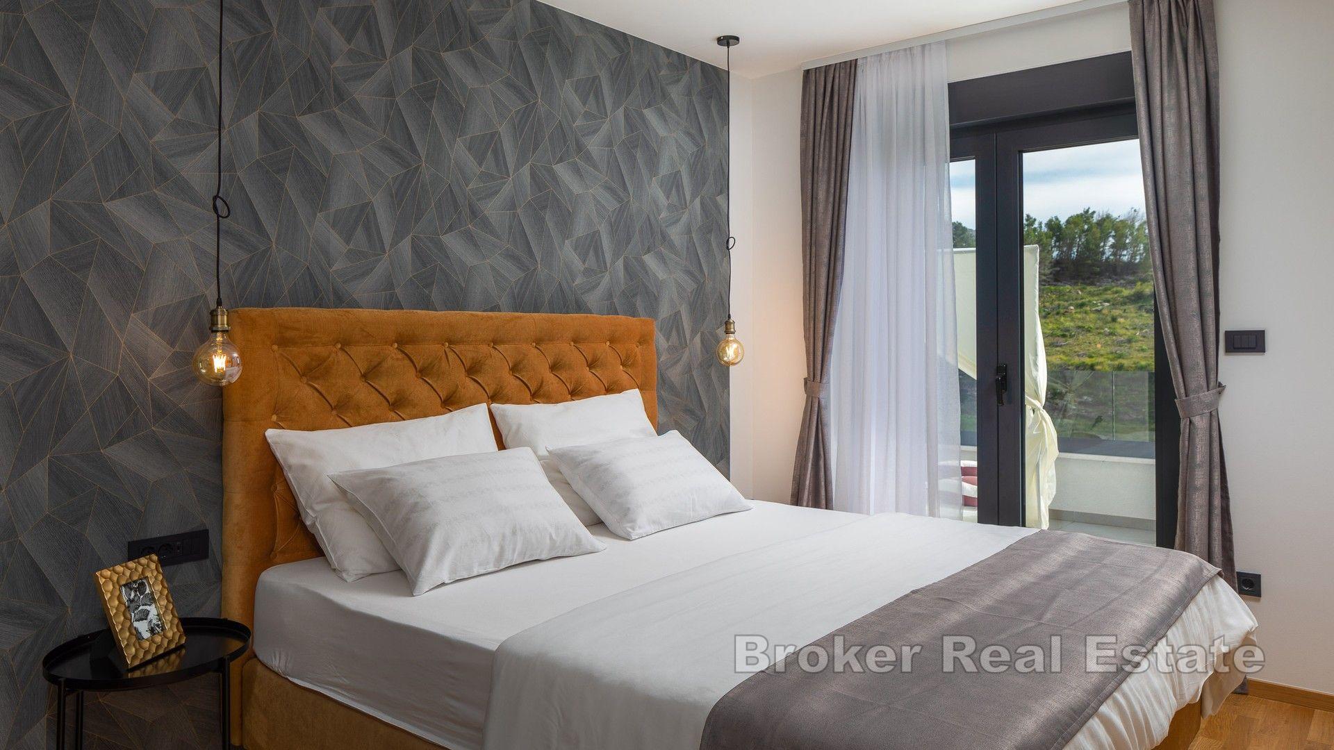 Willa rodzinna z dużym podwórkiem i widokiem na morze