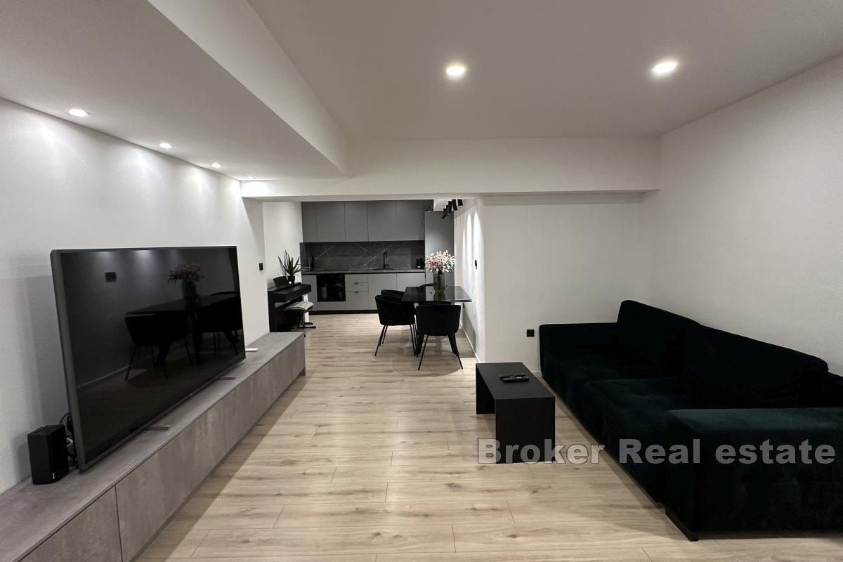 Modern one bedroom apartment near the beach