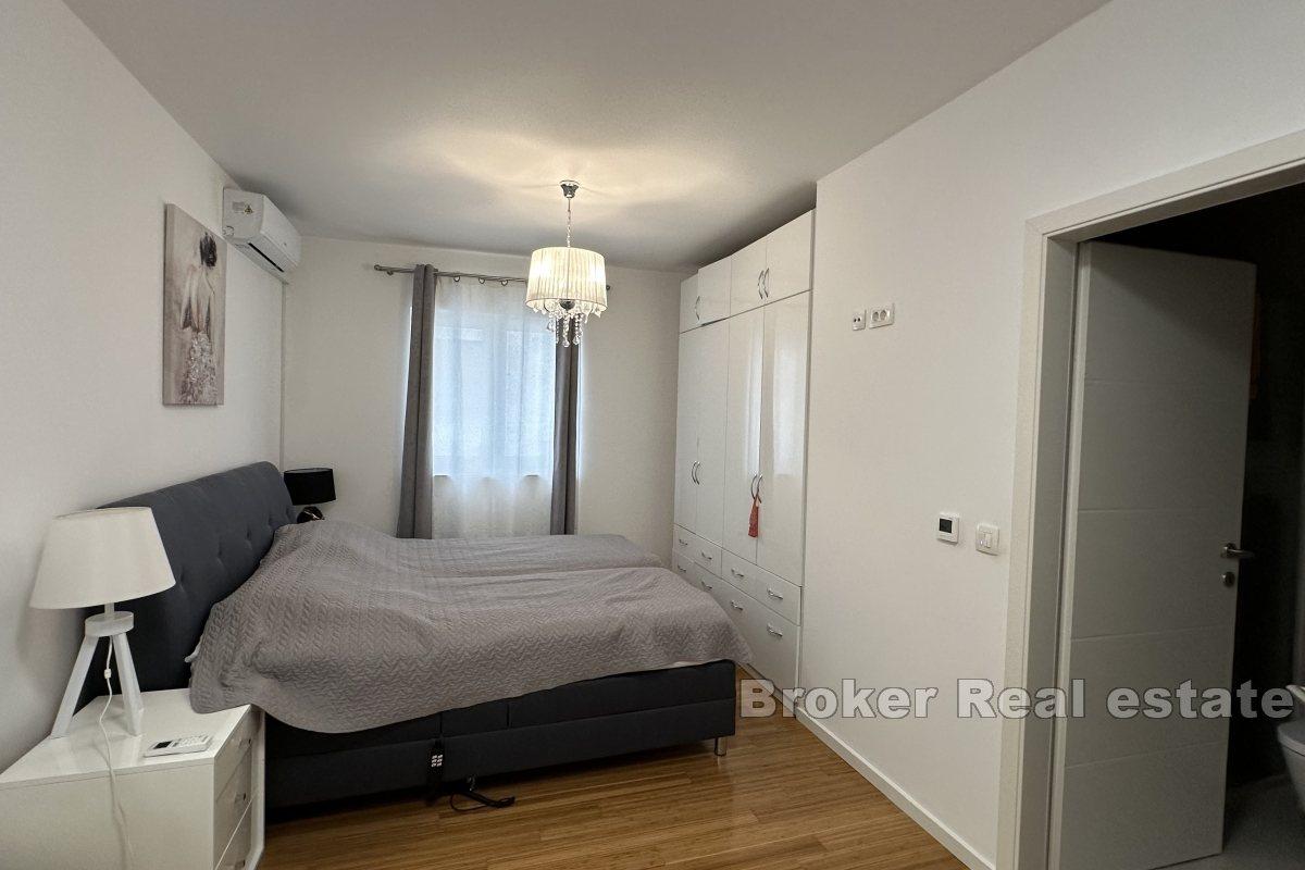 Comfortable three-bedroom apartment with sea view