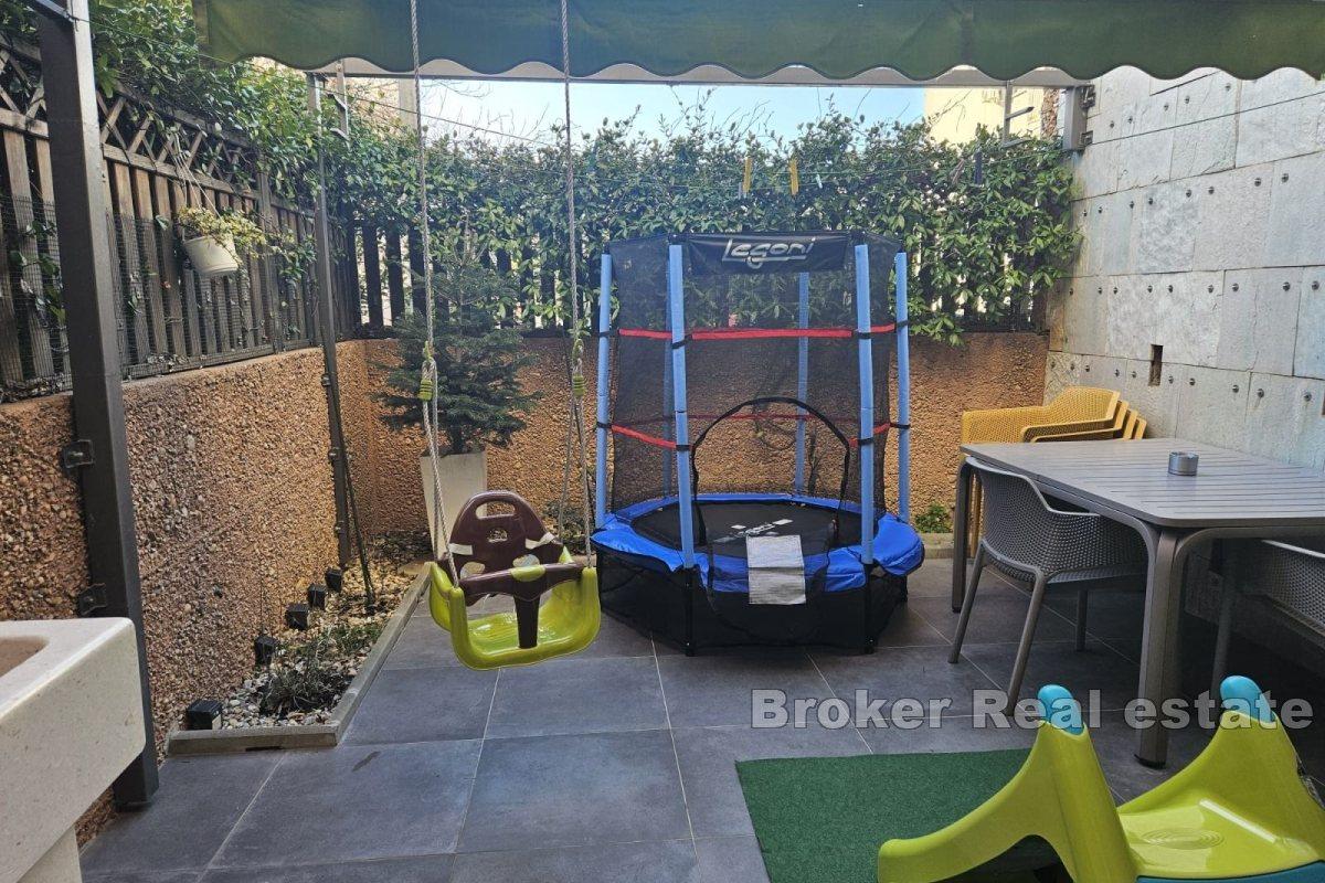 Komfortabel to-roms leilighet med rolig beliggenhet