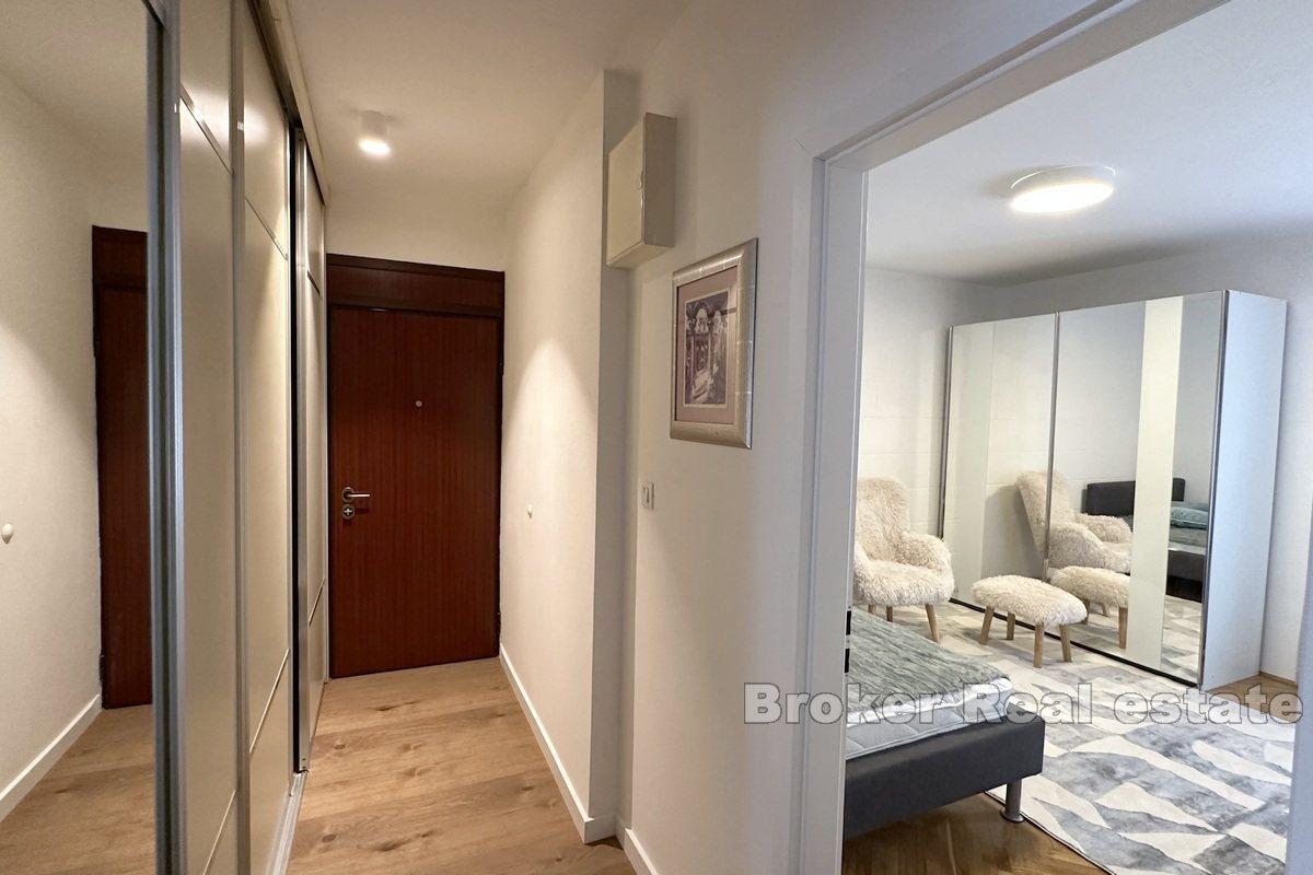 Appartement meublé de deux pièces dans un emplacement privilégié