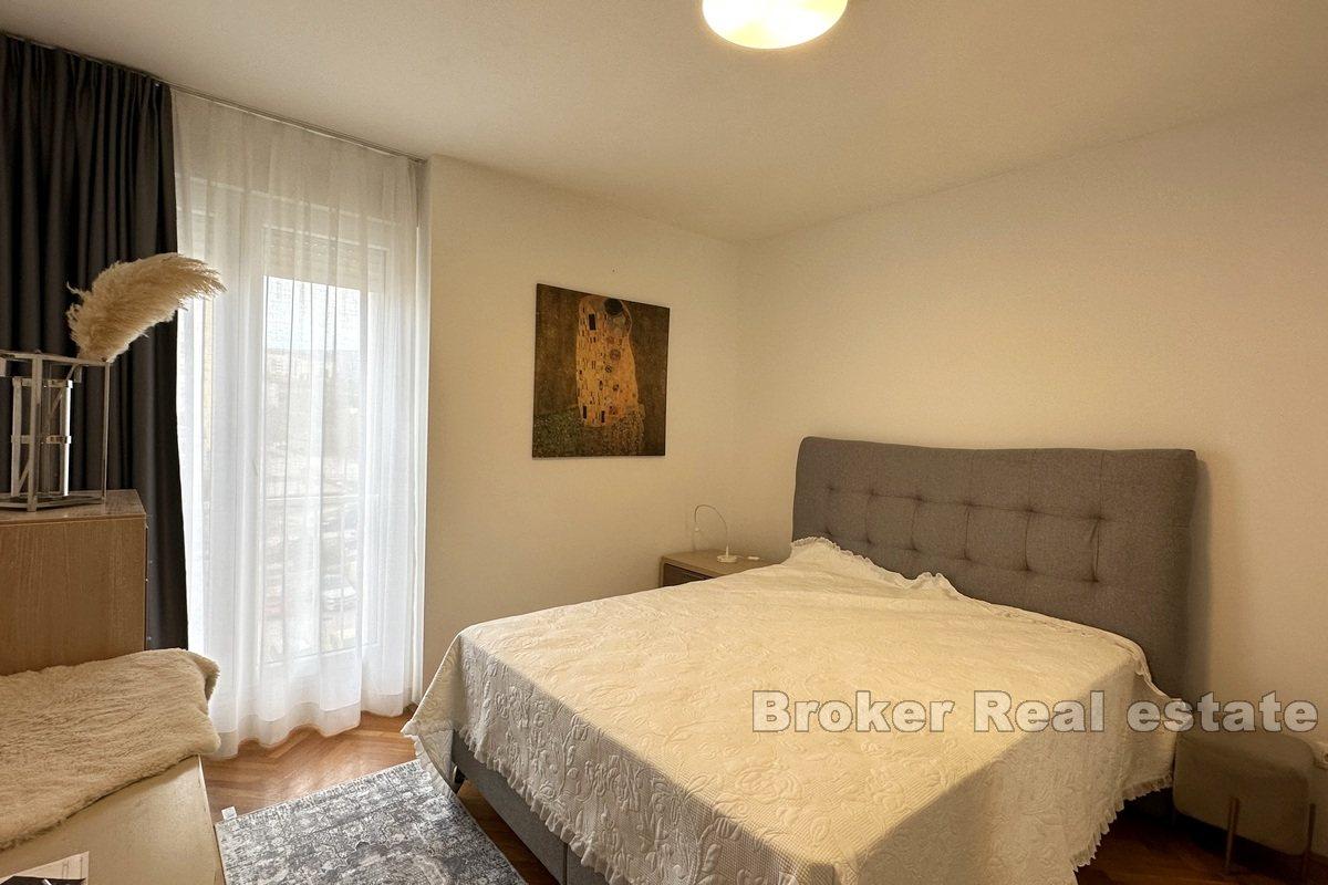 Appartement meublé de deux pièces dans un emplacement privilégié