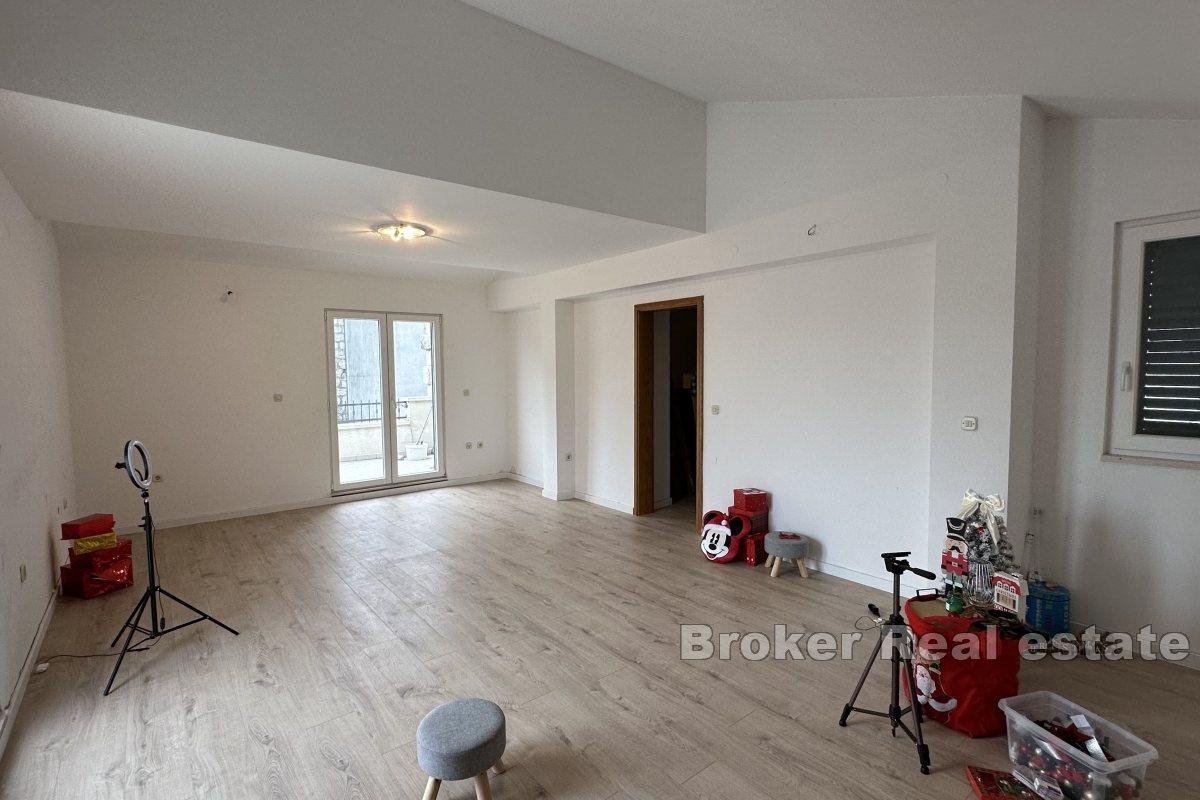 To-roms leilighet med garasje nær sjøen