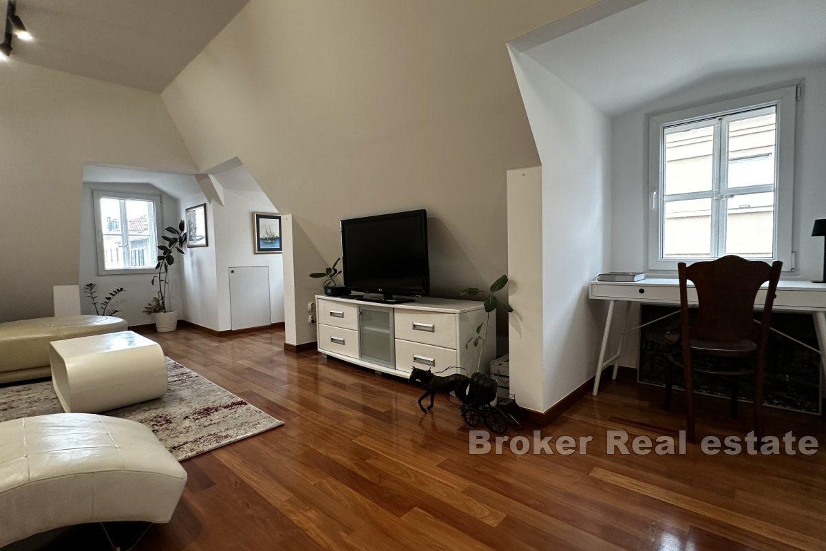 Appartement confortable de deux chambres au cœur de la ville