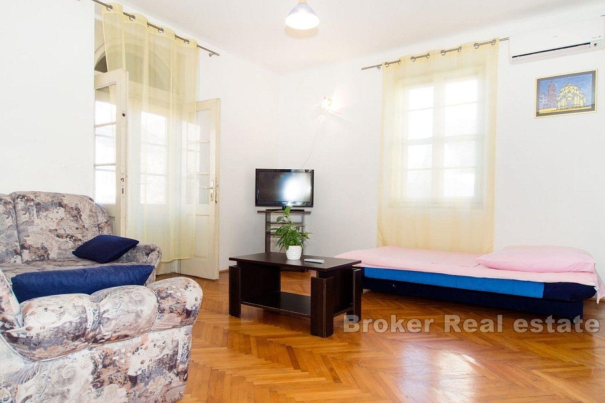Komfortowy apartament z dwiema sypialniami w doskonałej lokalizacji
