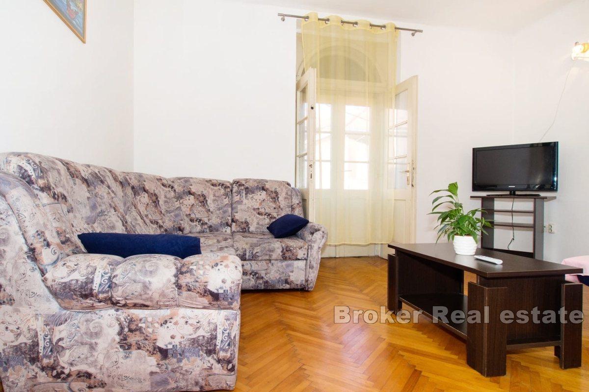Komfortní apartmán se dvěma ložnicemi ve výborné lokalitě