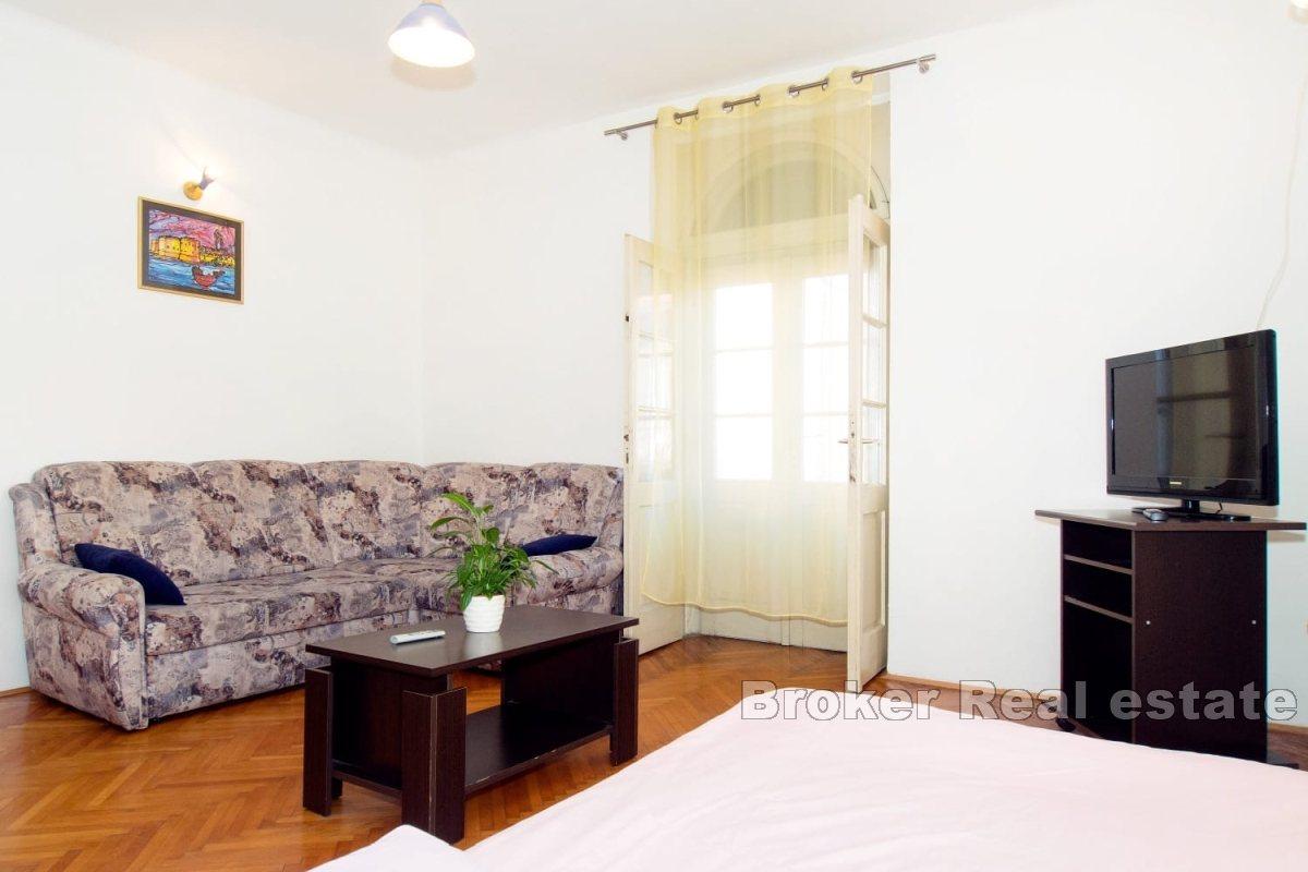 Komfortowy apartament z dwiema sypialniami w doskonałej lokalizacji