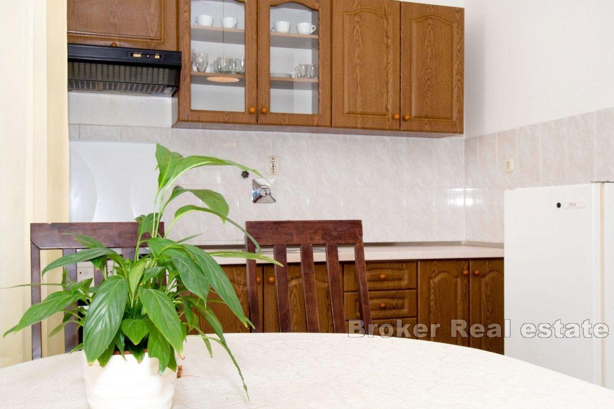 Bekväm lägenhet med två sovrum i ett utmärkt läge