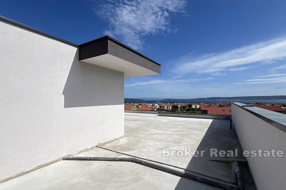 Zweistöckiges Penthouse in einem Neubau mit Meerblick