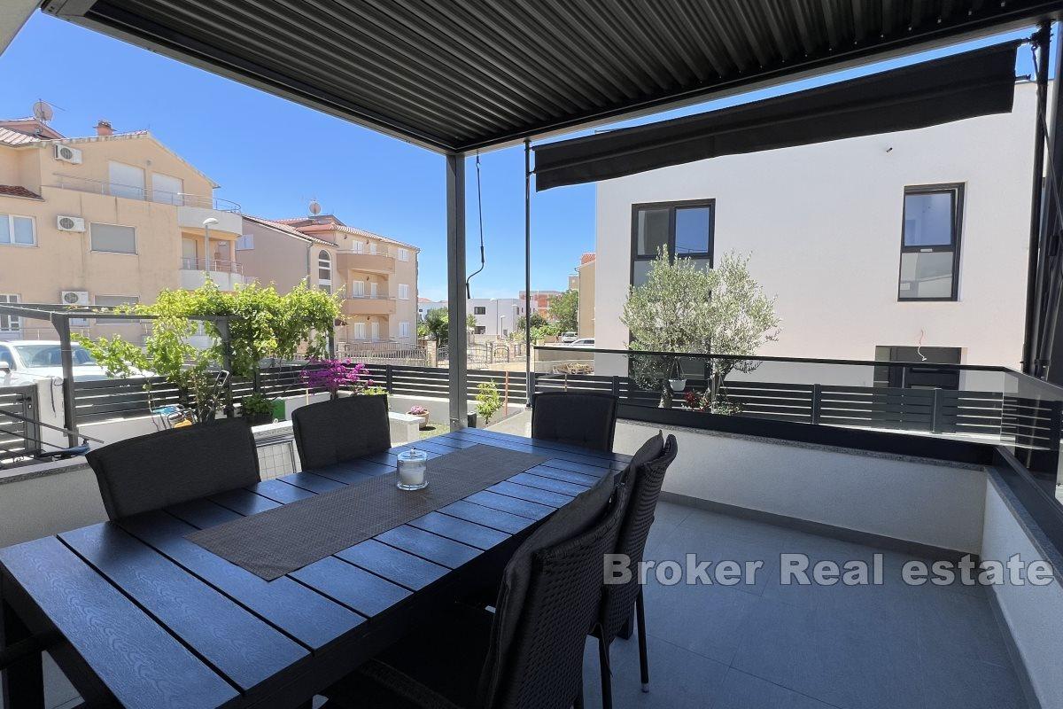 Bella casa con piscina in una zona tranquilla