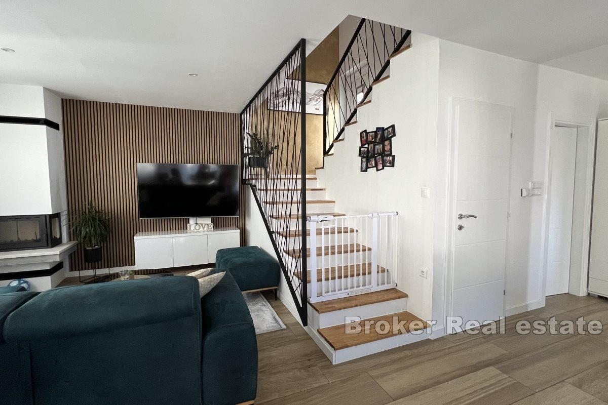 Schönes Haus mit Pool in ruhiger Lage