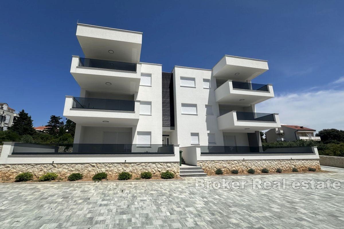Moderní nové apartmány v blízkosti moře