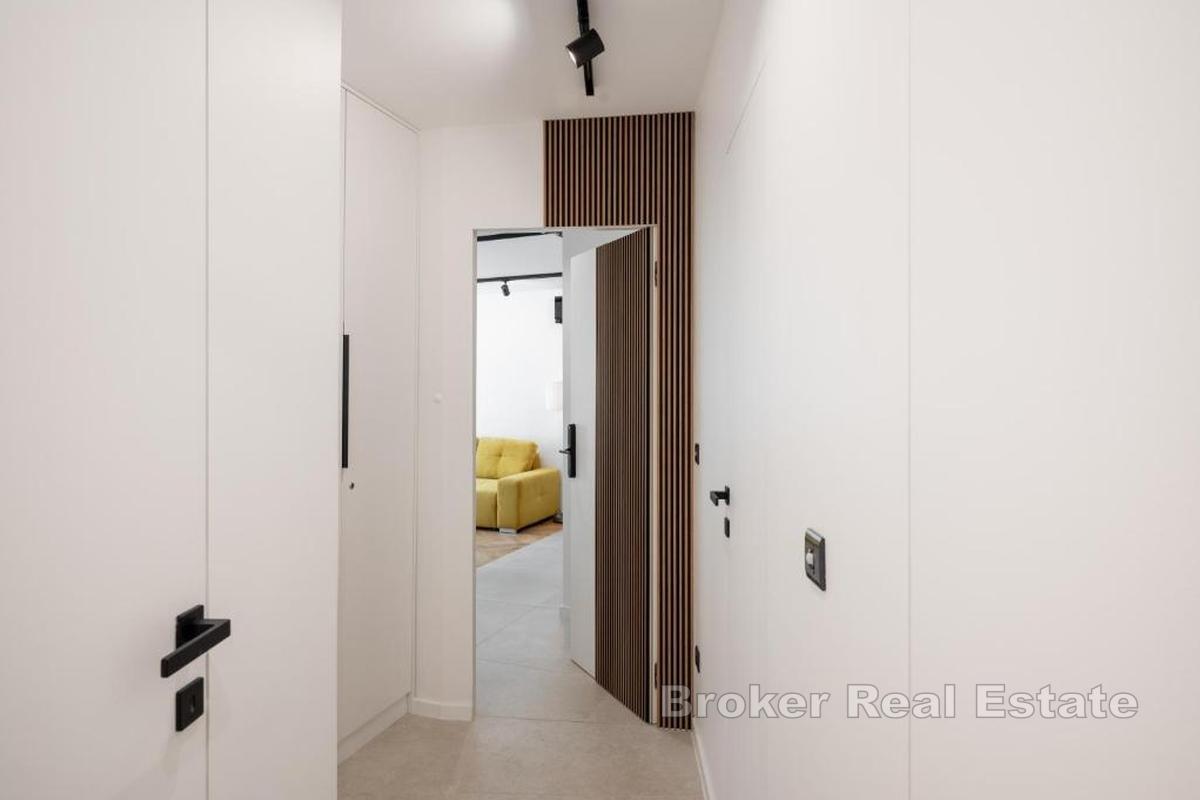 Dwa nowocześnie umeblowane apartamenty w samym centrum miasta