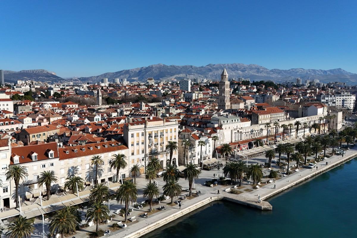 001-2046-110-Split-One-bedroom-apartment-in-a-quiet-location-for-sale
