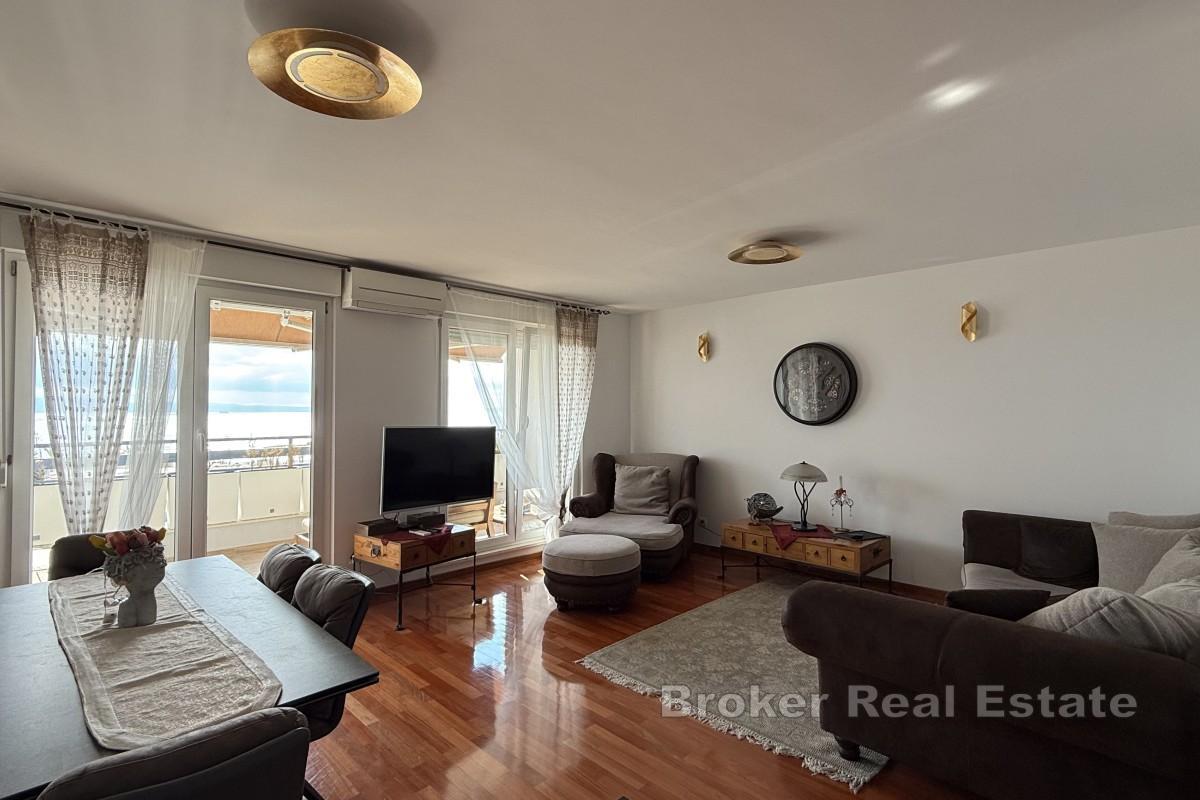 Nowoczesny apartament z widokiem na morze
