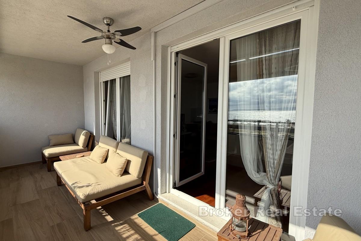 Moderne Wohnung mit Meerblick