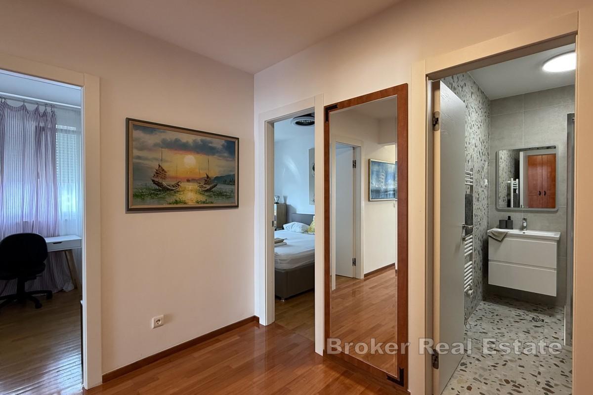 Moderne Wohnung mit Meerblick