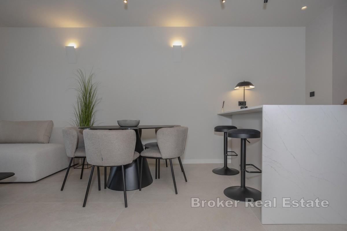 Appartamento con due camere da letto lussuosamente arredato e vista mare