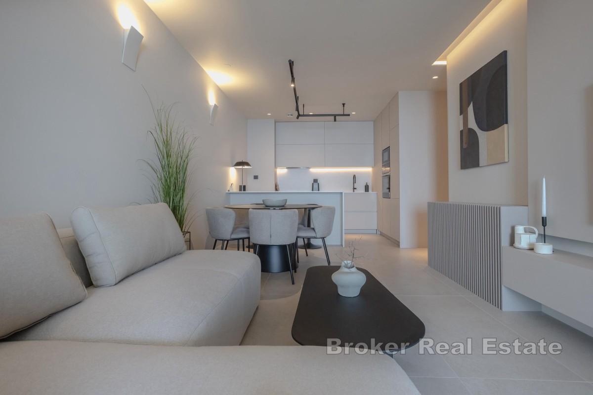 Appartamento con due camere da letto lussuosamente arredato e vista mare