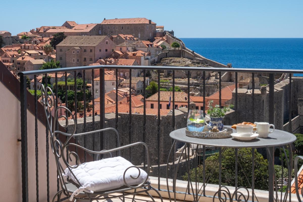 001-2046-126-Dubrovnik-Luxury-villa-in-the-immediate-vicinity-of-the-old-town-for-sale