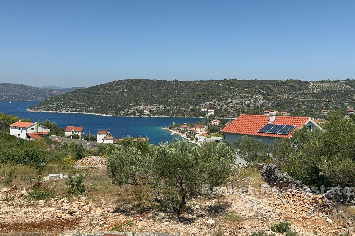 Spacious building plot with open view of sea