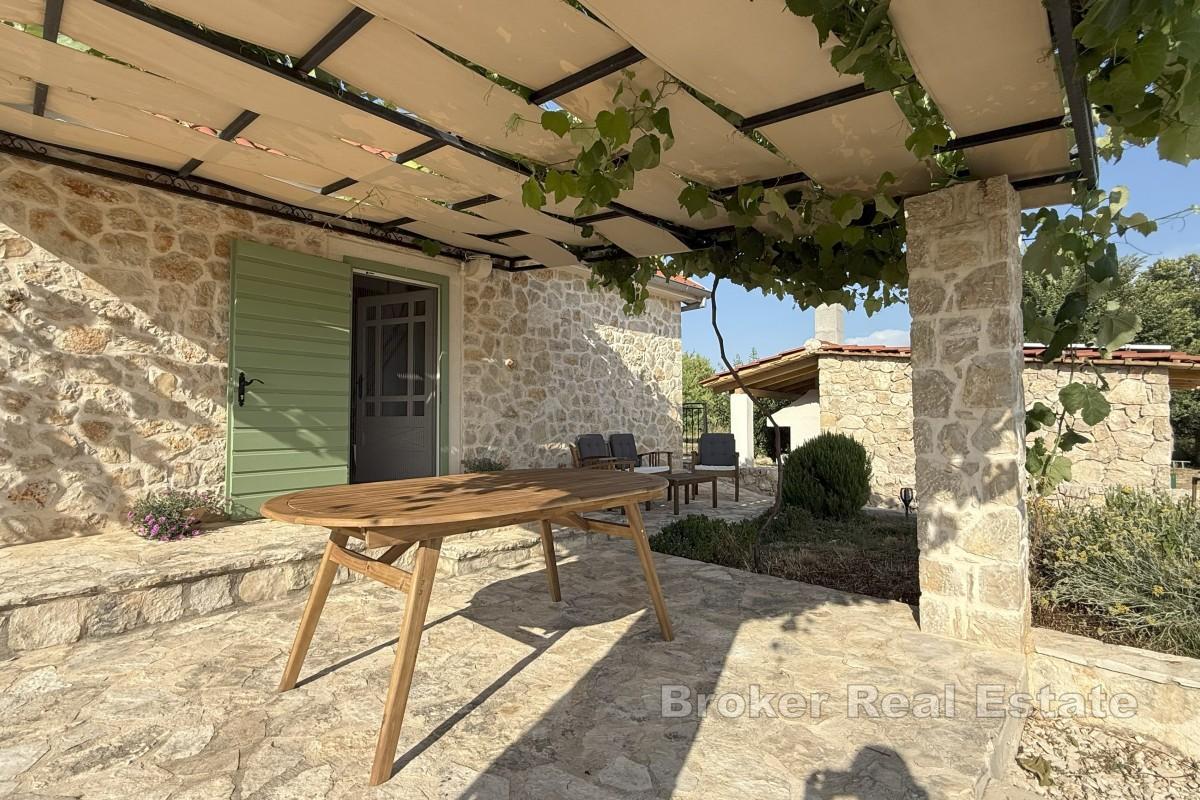 Autentisk dalmatisk hus med stor tomt