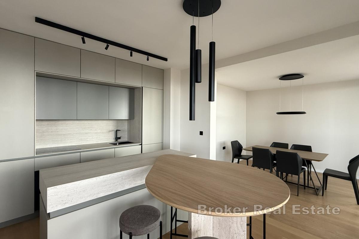 Дизайнерский пентхаус с видом на море и город