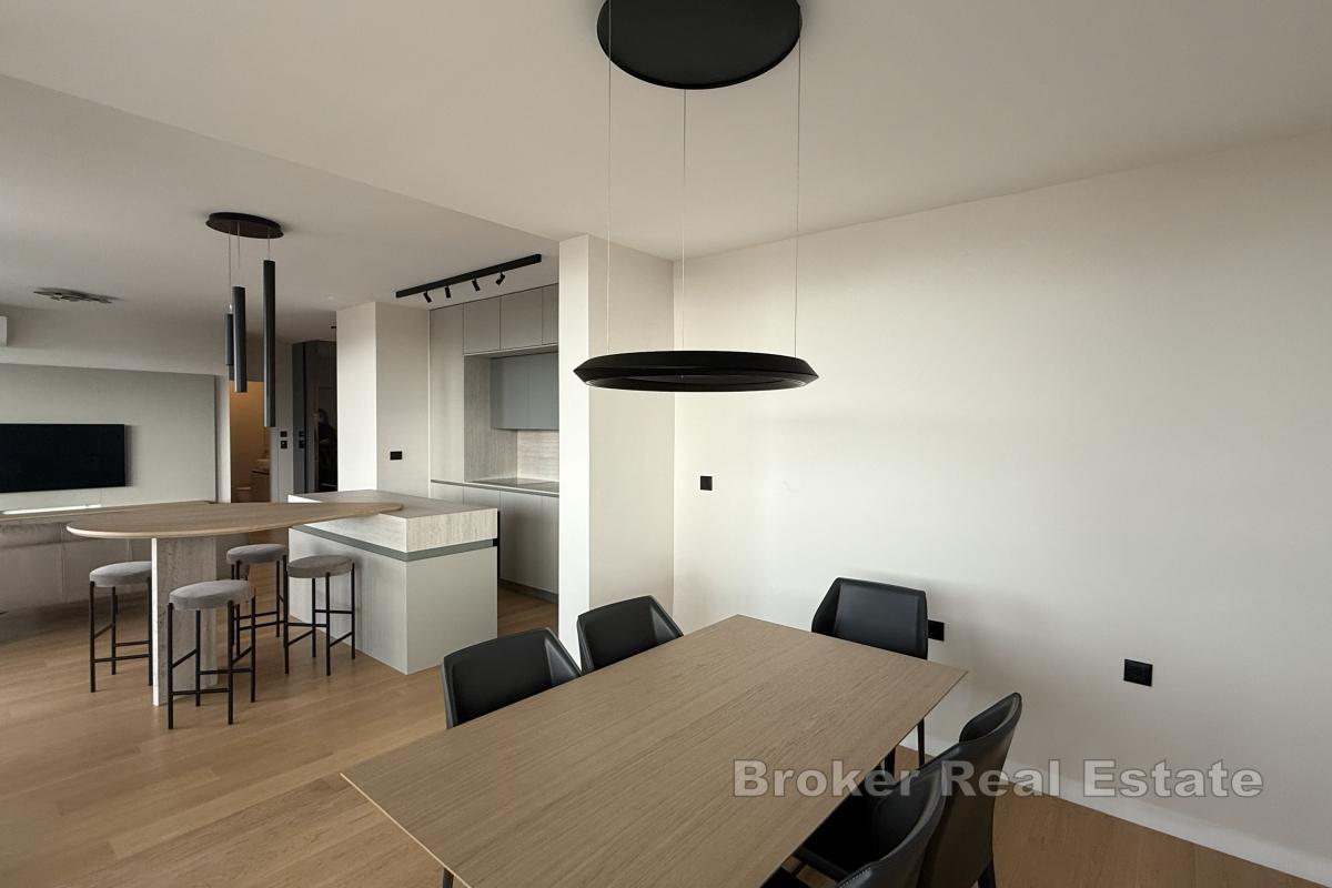 Дизайнерский пентхаус с видом на море и город